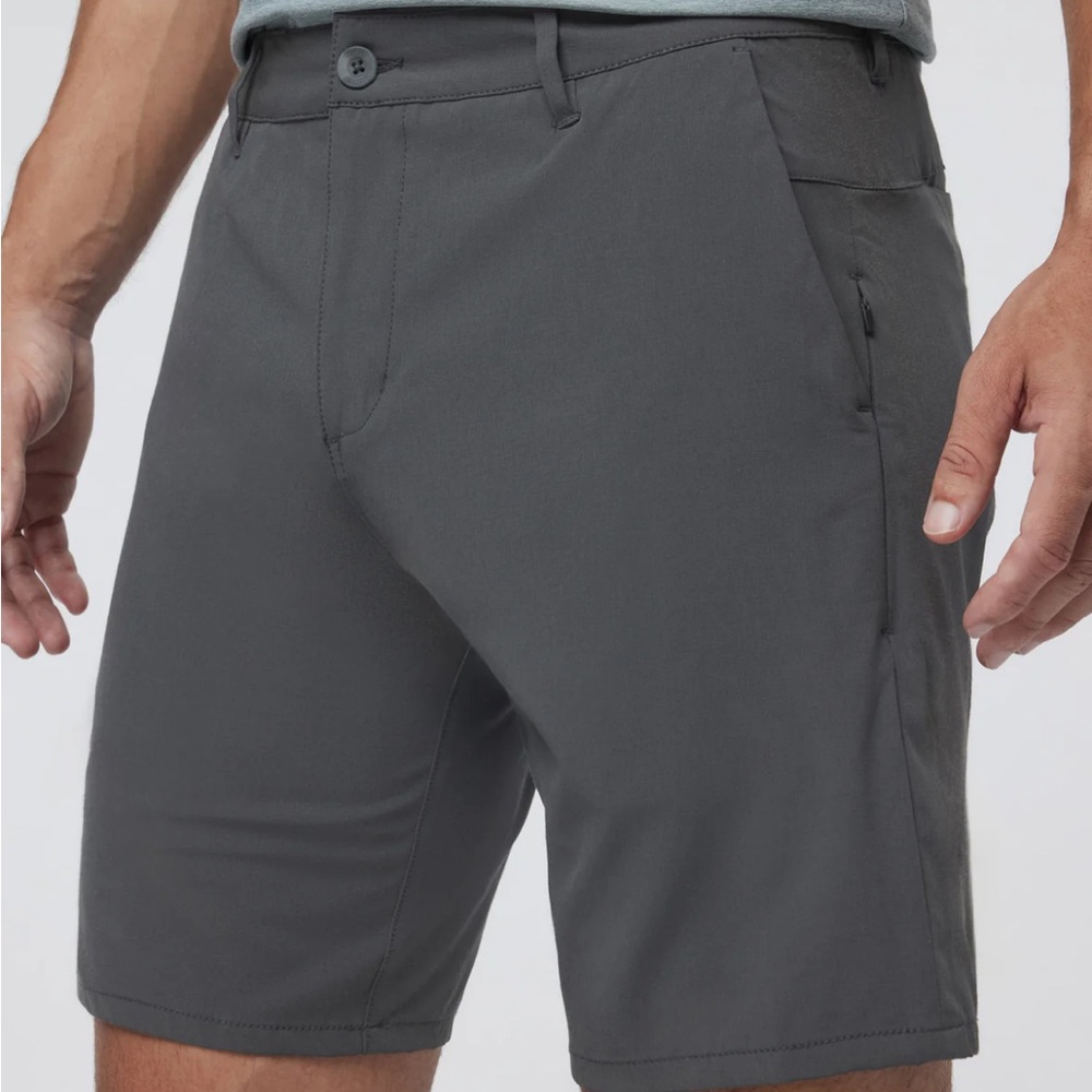 Vuori Men's Charcoal Flat Front Shorts